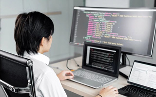 百色 api php源码,下载的php源码怎么运行呢？